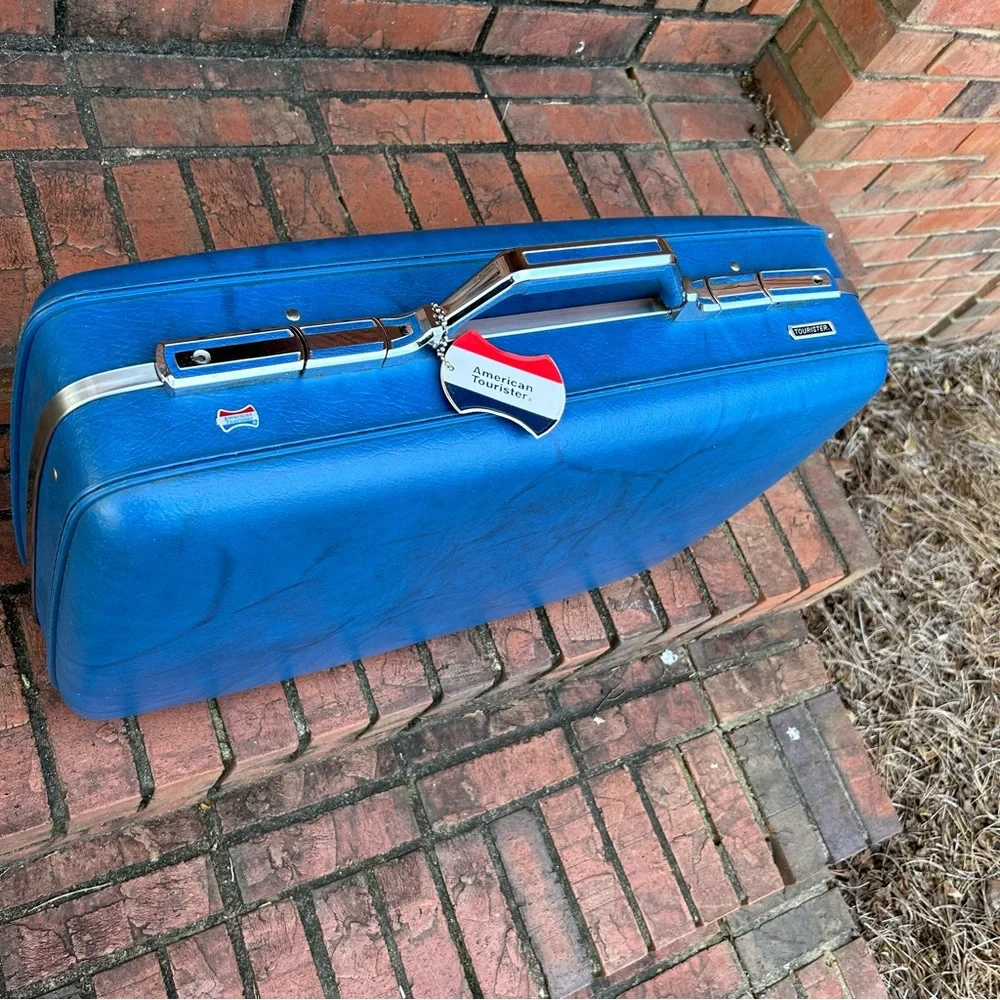 Vintage AMERICAN TOURISTER Luggage Travel Bag SWEET FIND GREAT COLOR !!